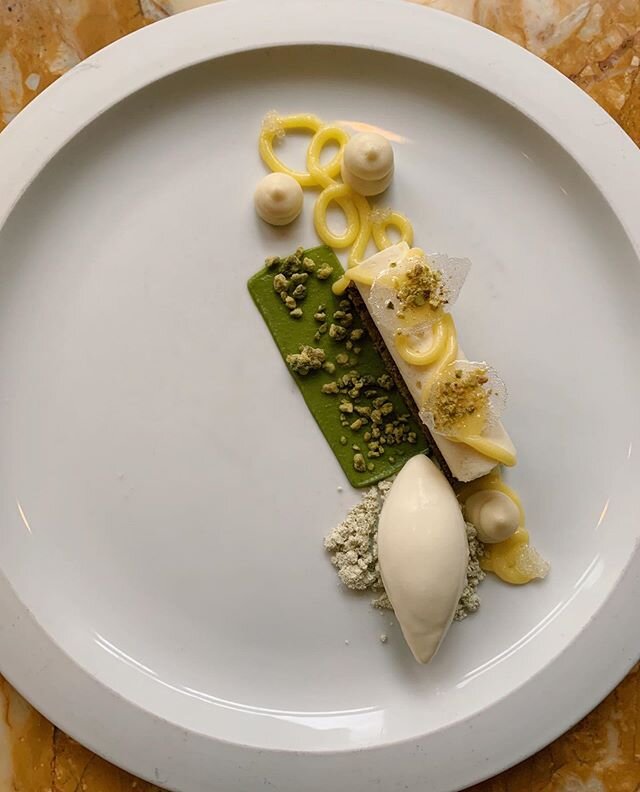 Sometimes we like to eat dessert before dinner. Sometimes it’s two different types of mousse. No shame here 🤗 •
•
•
•
•
•
•
•
#menton #finedining #tastingmenu #bostonfood #bostonfoodies #igersboston #bostonbites #boston #fortpoint #seaportfood #seaportboston #southend #southendboston #barbaralynch #barbaralynchfood  #dessert #mousse #yuzu #mascarpone